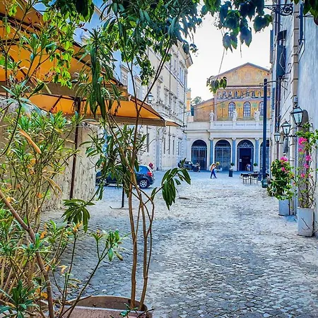 Santa Maria In Trastevere Holiday Rom