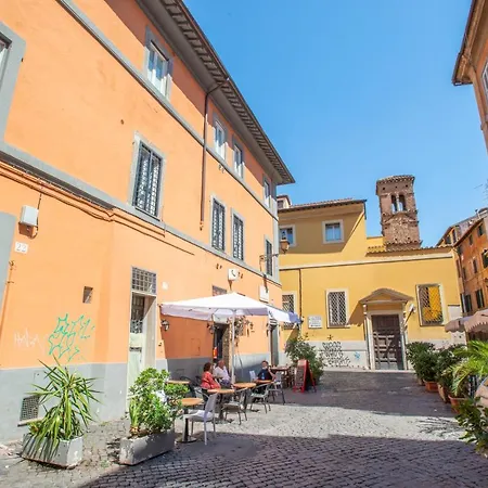 Santa Maria In Trastevere Holiday *